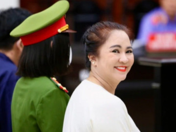 Hình ảnh bà Nguyễn Phương Hằng tại tòa sáng nay