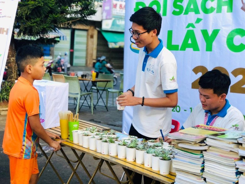 Chương trình Đổi sách lấy cây được Fly To Sky thực hiện khoảng 5 năm qua mang lại hiệu quả lớn