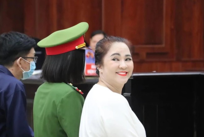 Bà Nguyễn Phương Hằng tại tòa phúc thẩm ngày 4/4. Ảnh: Phạm Thương.