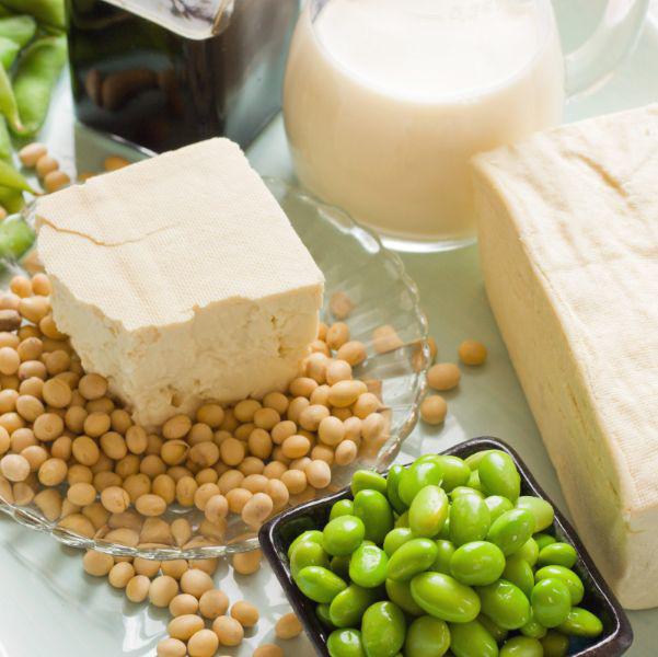 Đậu phụ ít calo, ít carb nhưng lại rất giàu protein, rất phù hợp với chế độ ăn giảm cân.