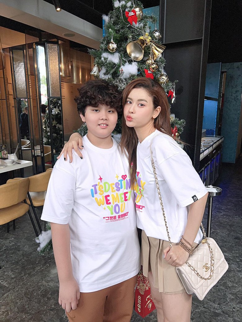 Trương Quỳnh Anh là mẹ đơn thân, tập trung nuôi nấng con trai.