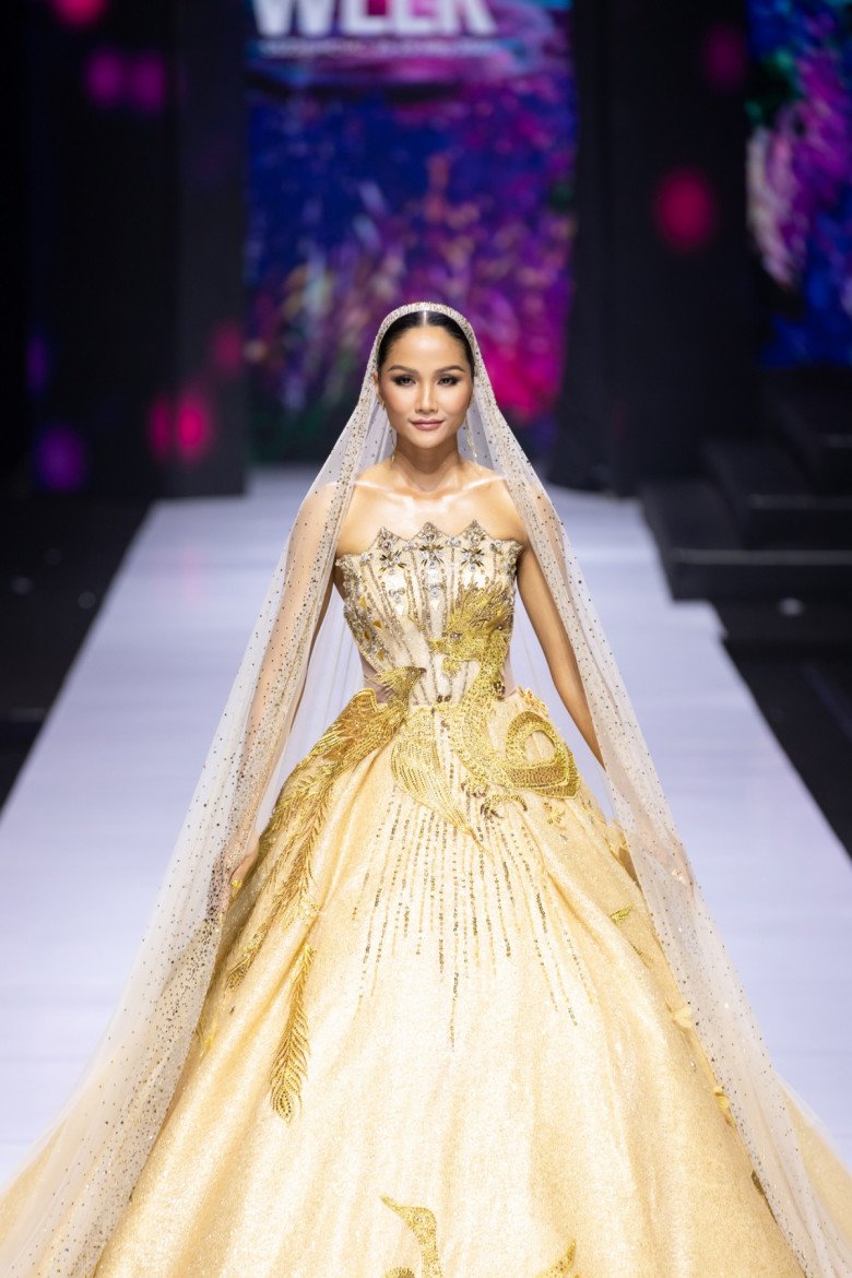 Hoa hậu Việt bị đồn bí mật kết hôn: Hình thể đẹp bậc nhất làng sắc đẹp, eo chỉ 58cm nổi múi cơ - 2