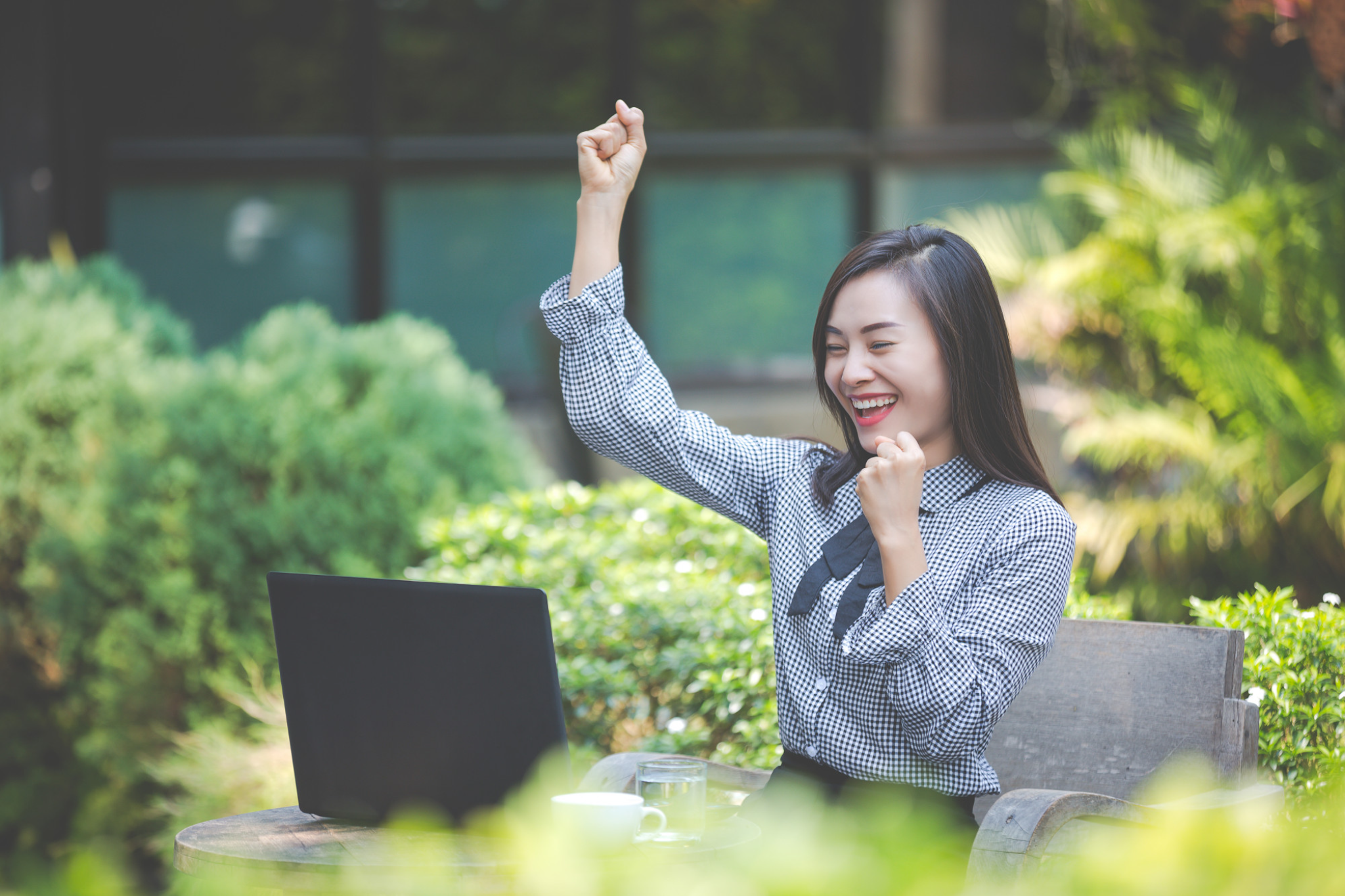 Điều chỉnh lịch làm việc và nghỉ ngơi hợp lý giúp giảm tình trạng.
