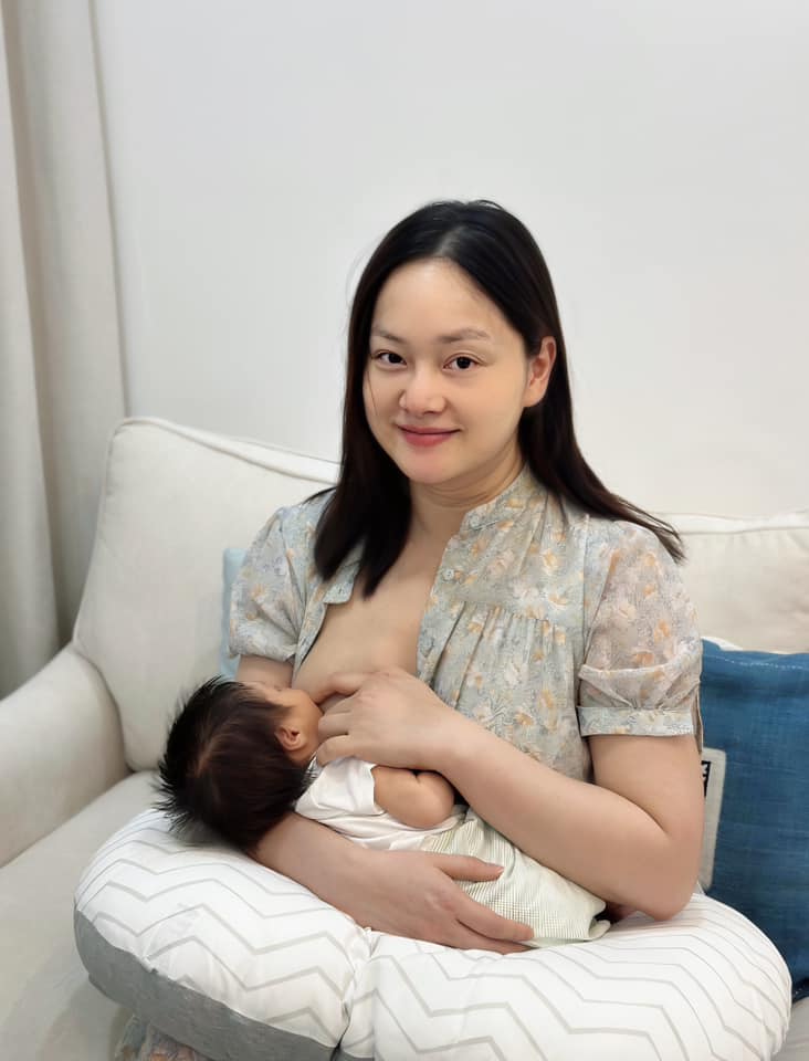 Lan Phương từng có suy nghĩ rằng cô sẽ không bao giờ cho con ti mẹ trực tiếp vì sợ xấu đi, sợ vất vả...