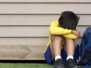 Yêu con - Mẹ mất sớm, cha lấy vợ mới nên ít quan tâm khiến cậu bé 12 tuổi tủi thân làm một việc mà ai thấy cũng nghẹn ngào, quặn thắt