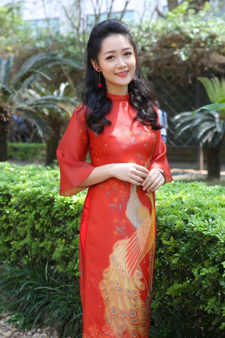 BTV Thời sự Thu Hà khoe ảnh thuở amp;#34;ô maiamp;#34;: Diện mạo ra sao mà Mai Phương Thúy, Quỳnh Nga trầm trồ? - 5