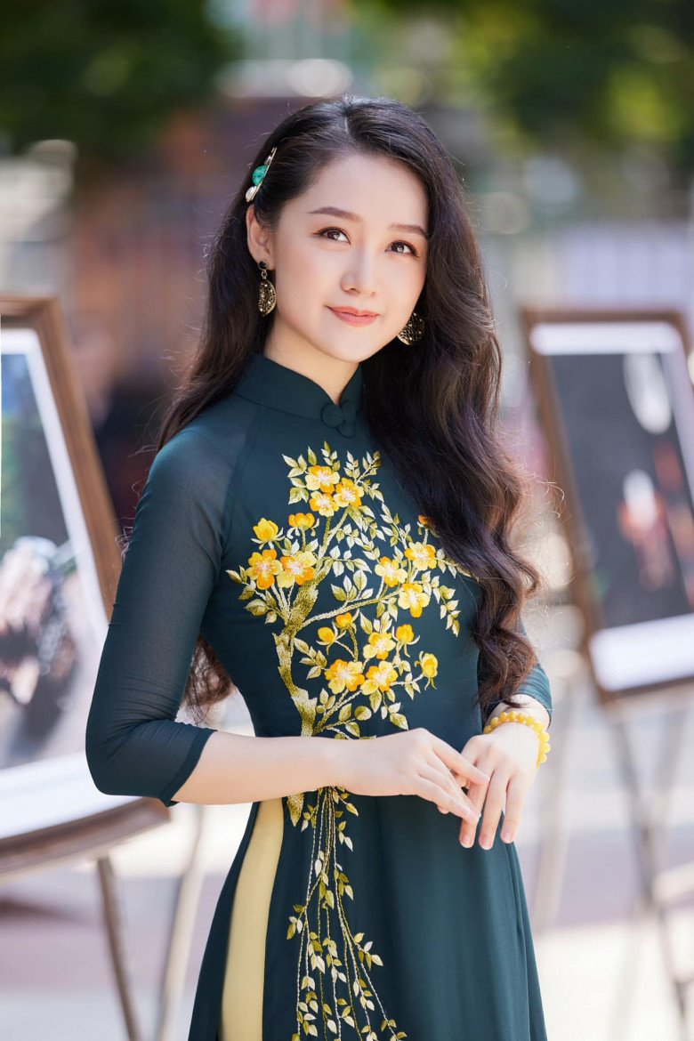 BTV Thời sự Thu Hà khoe ảnh thuở amp;#34;ô maiamp;#34;: Diện mạo ra sao mà Mai Phương Thúy, Quỳnh Nga trầm trồ? - 10