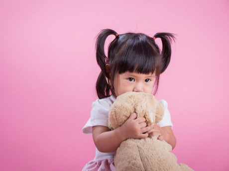 Con gái 2 tuổi có dấu hiệu này trên cơ thể, mẹ “chẩn đoán” dậy thì sớm khiến bác sĩ phải nhắc một điều