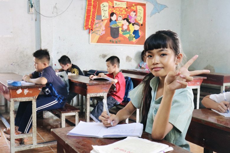 Lớp học của ông bà Tư: U90 vẫn chống gậy cầm phấn, miệt mài gieo chữ cho trẻ em nghèo - 4