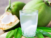 Nắng nóng có nên uống nước dừa mỗi ngày?