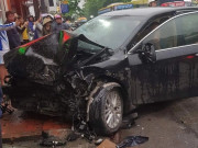 Tin tức - 18 giây ám ảnh vụ xe Camry lao thẳng vào nhà dân, gây tai nạn liên hoàn ở Nam Định