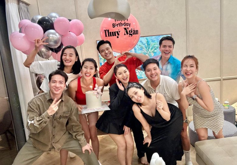 Sao Việt 24h: Nam Em nhắc đến vụ amp;#34;nhảy lầuamp;#34; hậu bị phạt lần 2, Trang Trần lên tiếng khuyên nhủ - 18