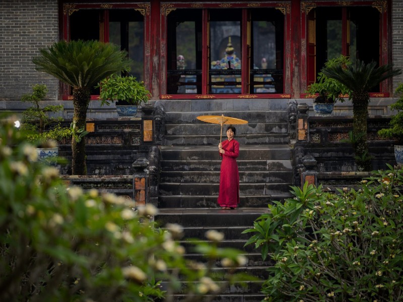 Vài năm gần đây, lăng Minh Mạng được xem là một địa điểm chụp ảnh được nhiều du khách yêu thích và tìm đến. (Ảnh: Doãn Quang)
