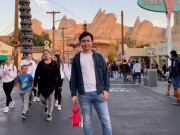 Tin tức - Chàng trai Việt là "con rơi" của tỷ phú Mỹ, được hưởng thừa kế 2.000 tỷ, cuộc sống hiện tại khiến ai cũng tò mò