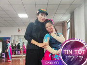 Tin tức - Cô gái 19 tuổi mắc hội chứng Down biểu diễn kịch chuyển mặt nạ gây sốt cộng đồng mạng