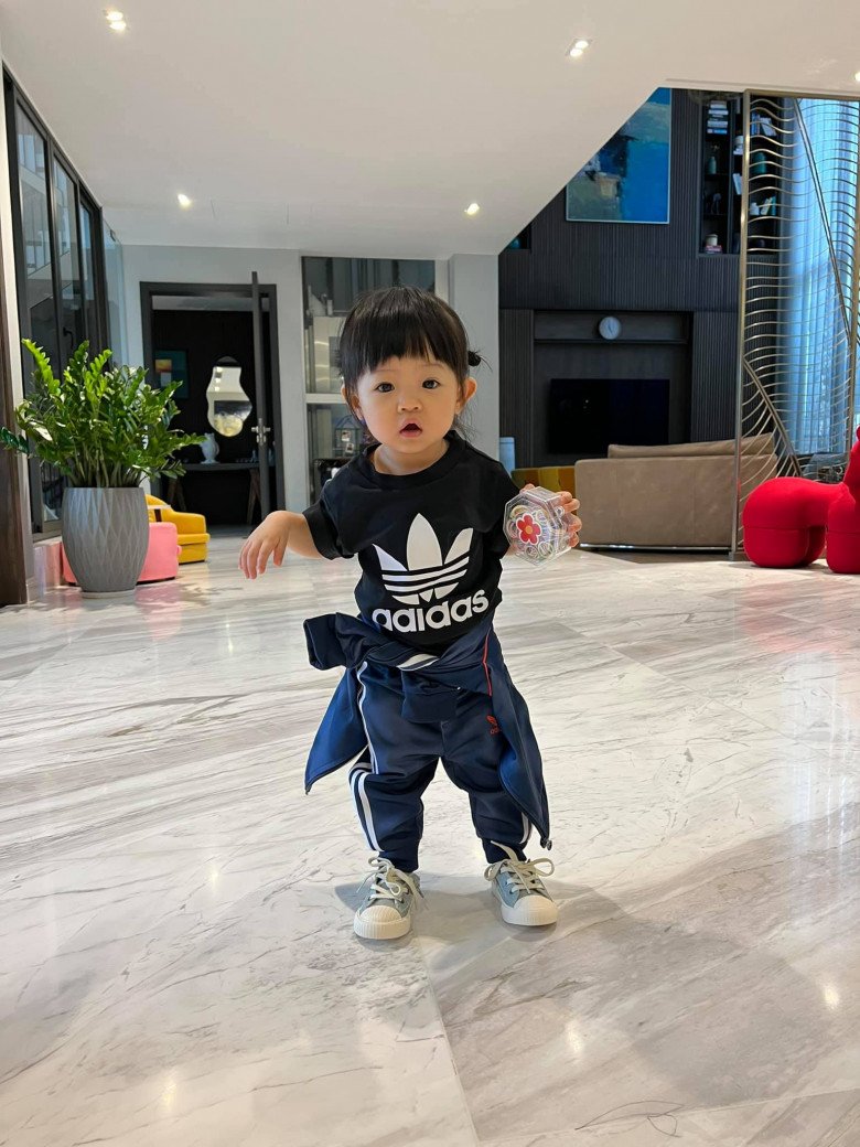 Suchin - bình rượu mơ của ba Cường.
