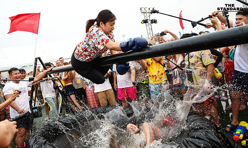 Bangkok sôi động trong lễ hội té nước Songkran - 2