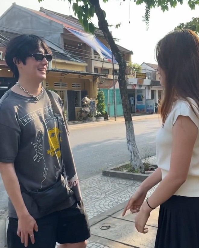 Hoa hậu Tiểu Vy sánh đôi tài tử Gia Đình Là Số 1 tại Hội An, được dân mạng amp;#34;đẩy thuyềnamp;#34; - 1