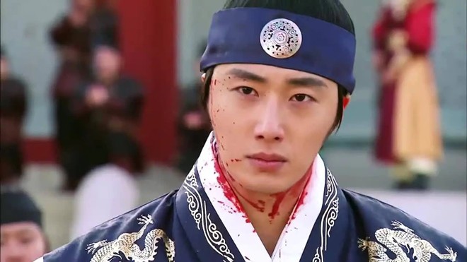 Hoa hậu Tiểu Vy sánh đôi tài tử Gia Đình Là Số 1 tại Hội An, được dân mạng amp;#34;đẩy thuyềnamp;#34; - 6