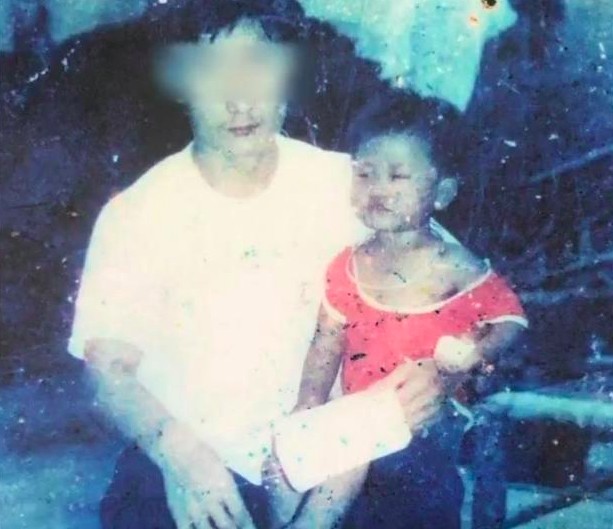 Bức ảnh khiến Wu Jianwei luôn tin rằng cha mẹ đẻ đã bỏ rơi mình.
