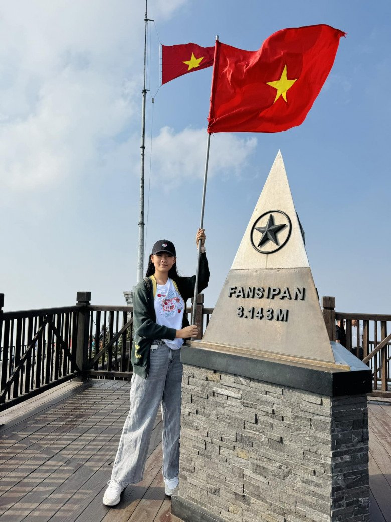 Sao Việt 24h: Vợ cũ - vợ mới Bằng Kiều gặp mặt ở khách sạn, mẹ ruột Trizzie Phương Trinh bình luận xúc động - 10