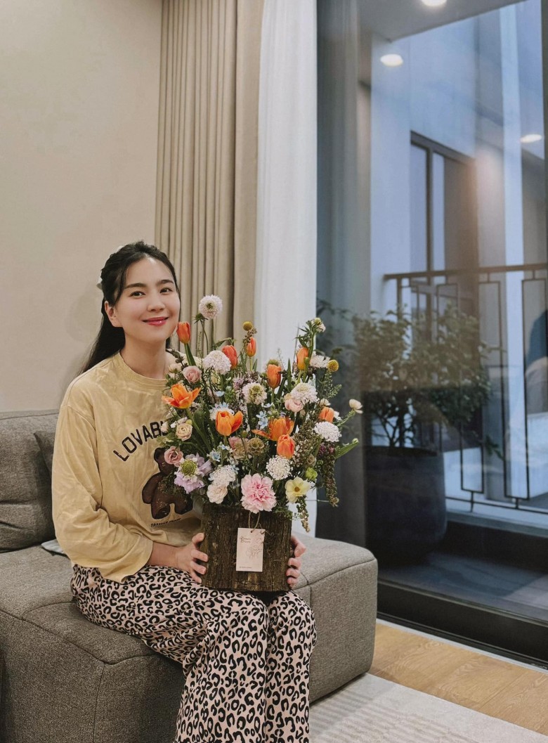 Sao Việt 24h: Vợ cũ - vợ mới Bằng Kiều gặp mặt ở khách sạn, mẹ ruột Trizzie Phương Trinh bình luận xúc động - 3