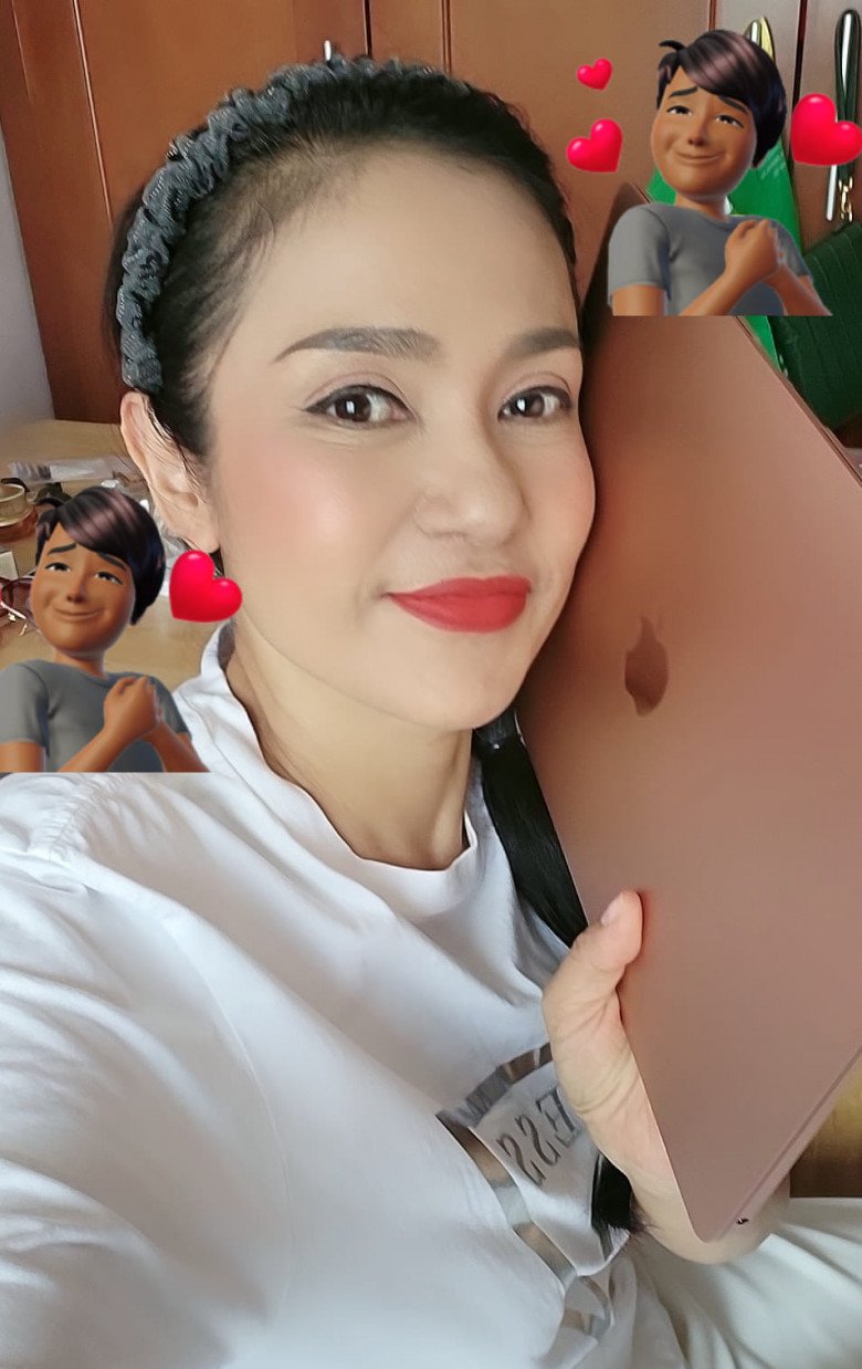 Sao Việt 24h: Vợ cũ - vợ mới Bằng Kiều gặp mặt ở khách sạn, mẹ ruột Trizzie Phương Trinh bình luận xúc động - 12