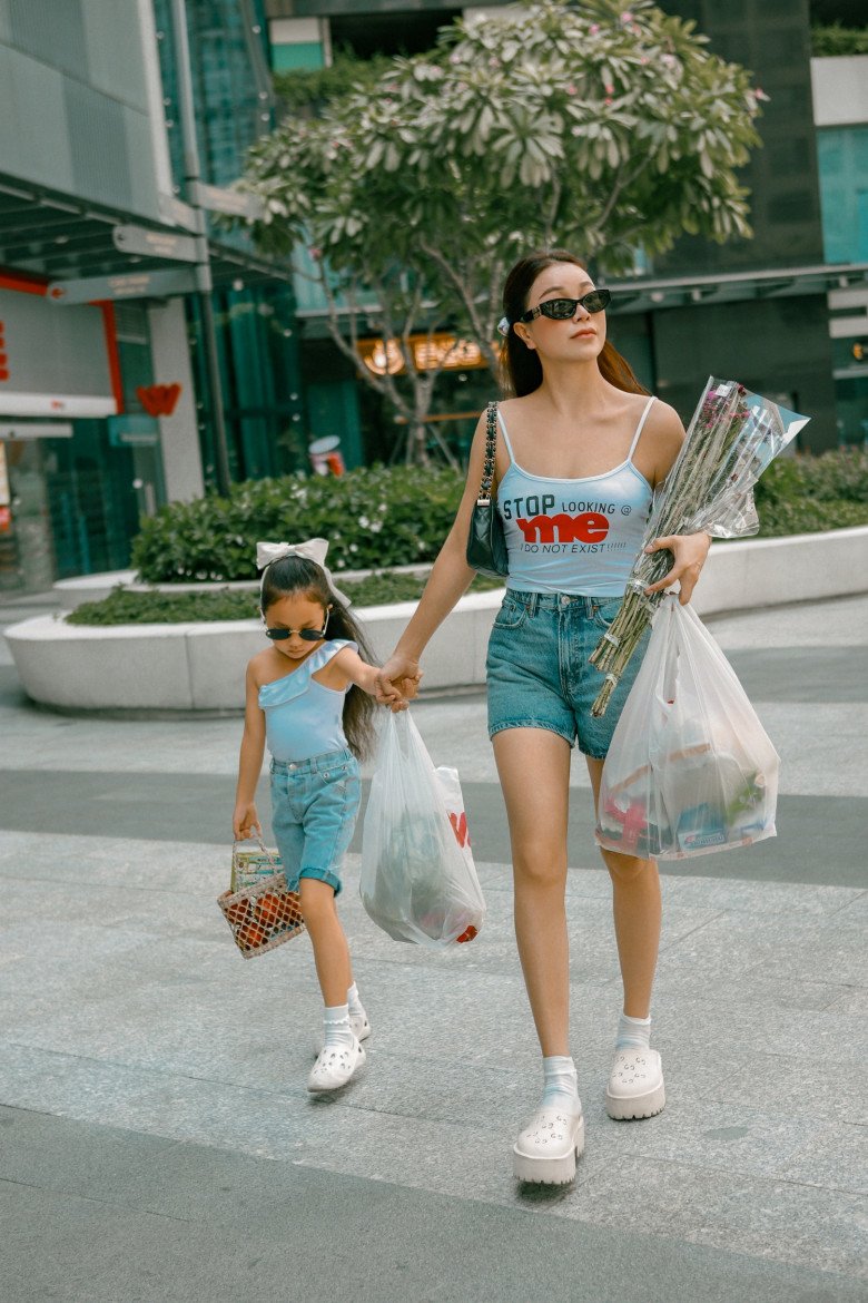 Nữ người mẫu nghiêm khắc, rèn tính tự lập cho con gái.