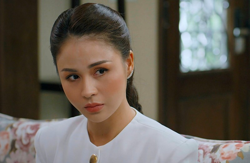 Trên mạng xã hội, khán giả tranh cãi dữ dội về vai diễn của Lương Thu Trang. Có lẽ vì ghét cay ghét đắng nhân vật An Nhiên nên có rất nhiều bình luận "soi" cả nhan sắc của nữ diễn viên hiện tại.
