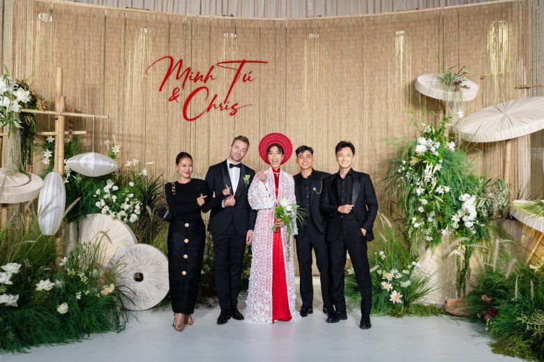 Đám cưới Minh Tú với chồng người Đức: Cô dâu gắn ảnh bố đã mất lên hoa cưới để tưởng nhớ - 12