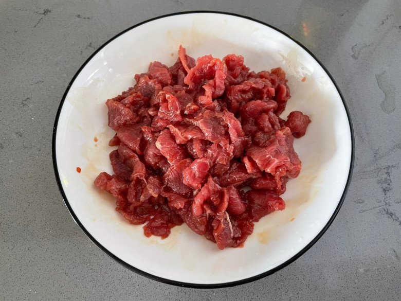 Loại rau ít người chưa biết ăn nhưng vừa ngon lại bổ, nhiều nơi bán 35.000 đồng/kg, xào thịt bò cực giòn ngọt - 1