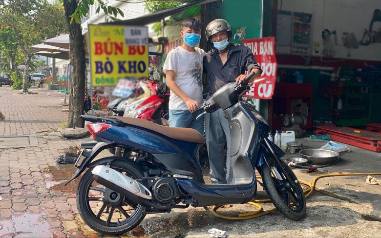Tô Hiếu từng tặng Thương Tín một chiếc xe máy, giúp ông miễn phí về chỗ ăn ở tại TP.HCM