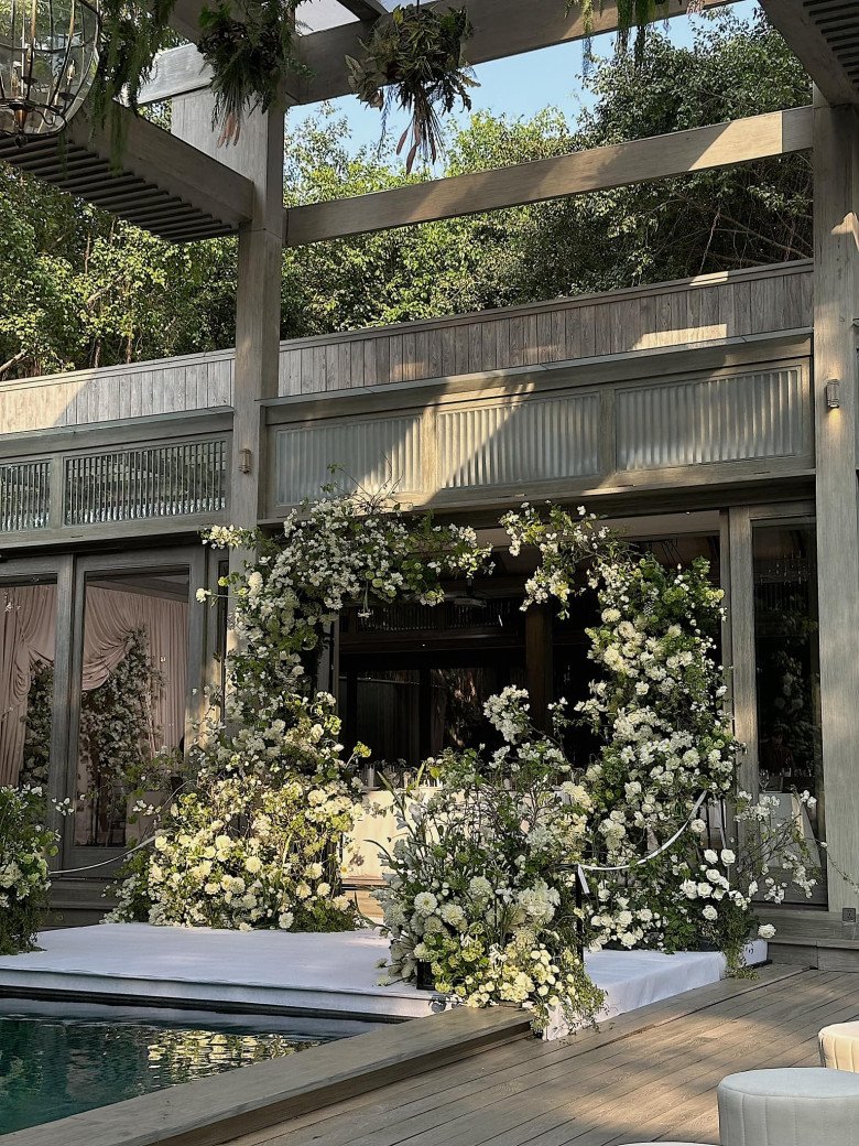 Hôn lễ Cao Thiên Trang kín đáo chỉ 80 khách mời, Minh Tú vừa lấy chồng Tây được 1 ngày đã đi ăn cưới - 10