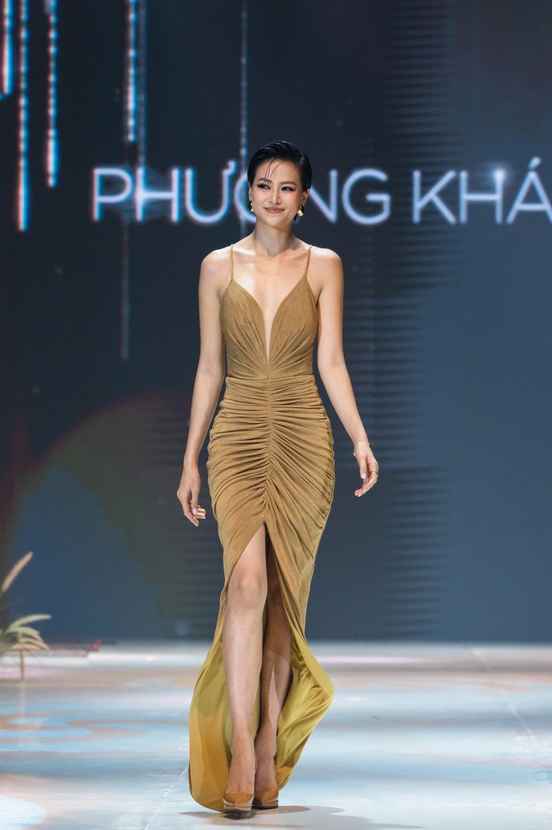 Hoa hậu Phương Khánh nổi bật với chiếc váy của NTK Linh San.