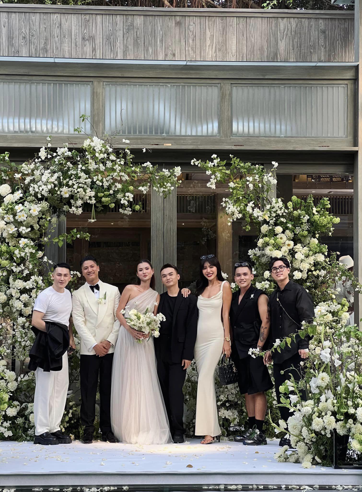 Minh Tú đến chung vui cùng Cao Thiên Trang sau 1 ngày làm đám cưới với chồng Tây.