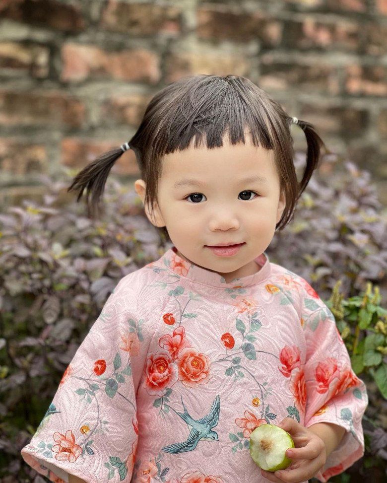Sinh con với người yêu đồng giới, hot girl Việt đặt tên cho con gái 3 chữ mang họ Nguỵ cực kỳ hiếm, bé càng lớn càng xinh - 4