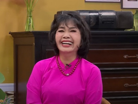 Từng cay đắng tố MC Thanh Bạch, giờ nghệ sĩ Xuân Hương bộc bạch: "Cuộc hôn nhân toàn dở hơi, đen thui"