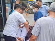 Nữ hành khách co giật, ngất xỉu trên xe buýt và hành động đáng khen ngợi của mọi người trên xe