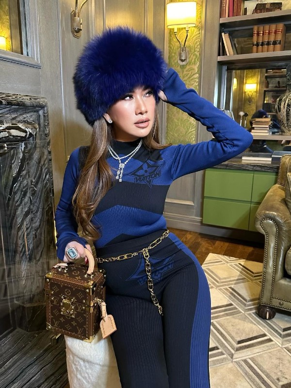 Nữ đại gia là bạn thân của Hồ Ngọc Hà vừa tậu thêm biệt thự ven biển 2.400 tỷ, đi máy bay riêng về Việt Nam - 9