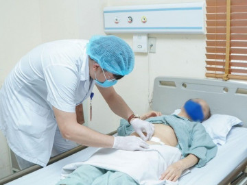 Đi khám vì viêm đường hô hấp, người phụ nữ phát hiện có đồ giả ở vùng nhạy cảm tồn tại hơn nửa thế kỷ