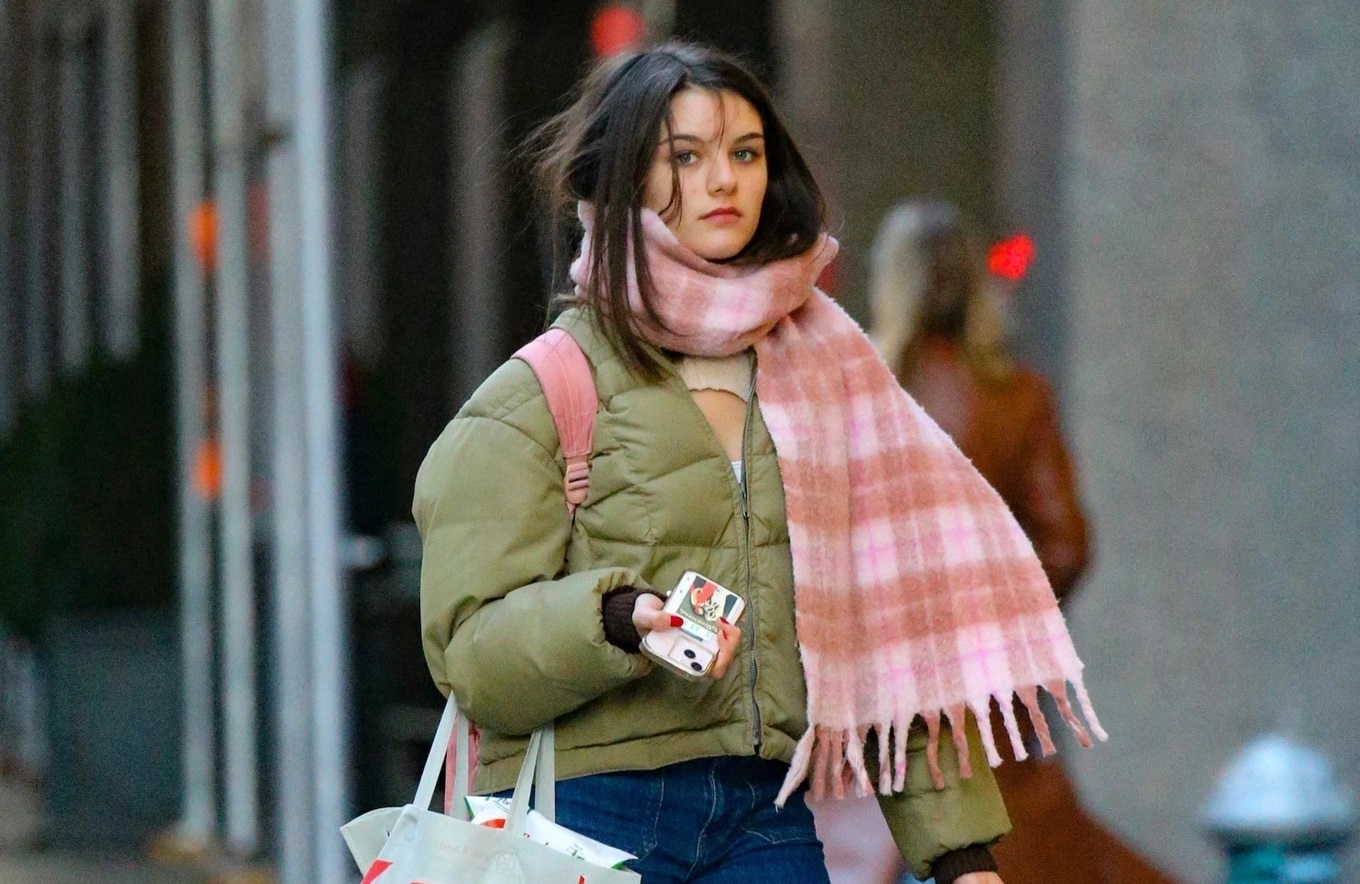 Bước sang tuổi 18, cô công chúa nhỏ ngày nào sẽ mất khoản trợ cấp “khủng” và phải đối diện với nhiều lựa chọn khó khăn.