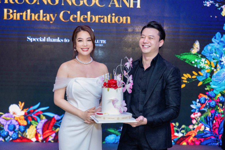 Trương Ngọc Ánh và Anh Dũng là cặp đôi chị - em nổi tiếng trong showbiz Việt.
