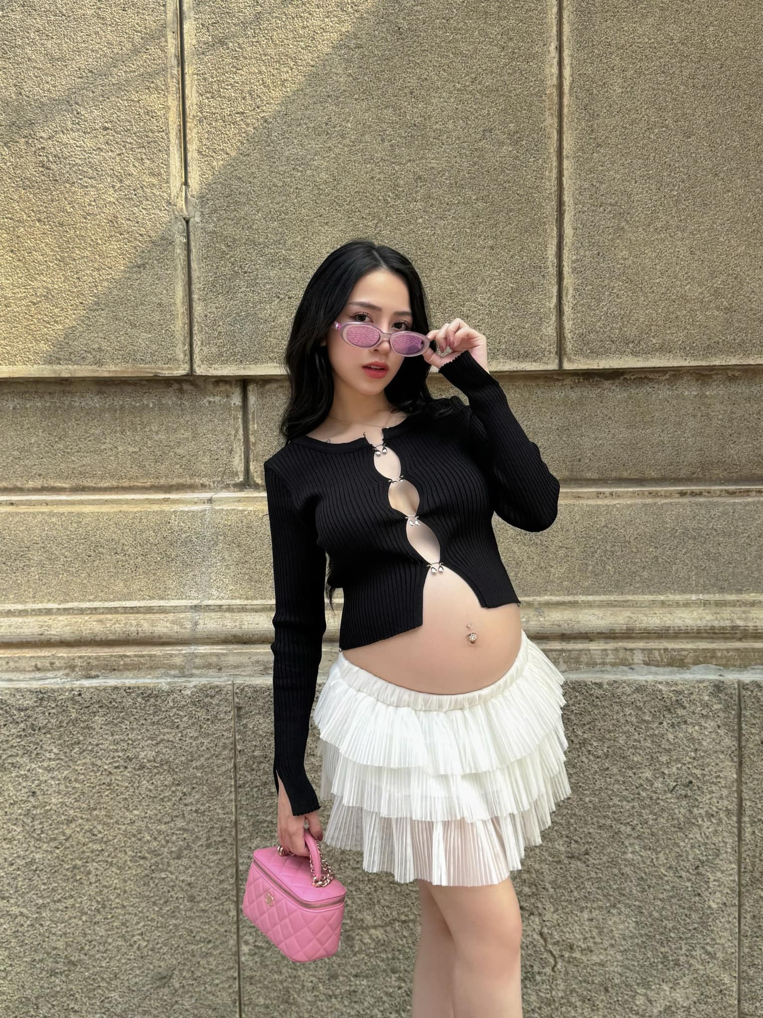 Mang thai lần thứ 3 nhưng Joyce Phạm vẫn luôn giữ vững phong độ.