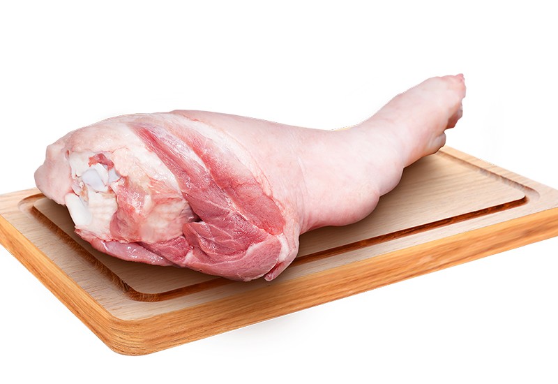 Bên cạnh đó, hương vị của thịt chân giò trước của lợn ngọt, thơm, giòn hơn thịt chân sau.
