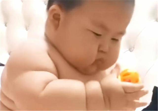Gửi con gái xinh về quê cho bà nội chăm, ngày gặp lại, con đứng trước mặt mẹ nhận không ra - 1