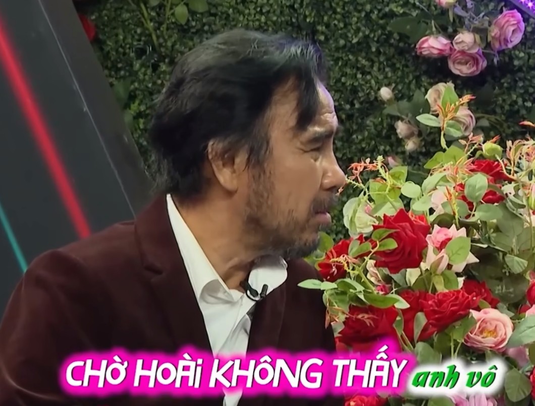 Quyền Linh lên sóng Bạn muốn hẹn hò với diện mạo khác lạ, già đi trông thấy.