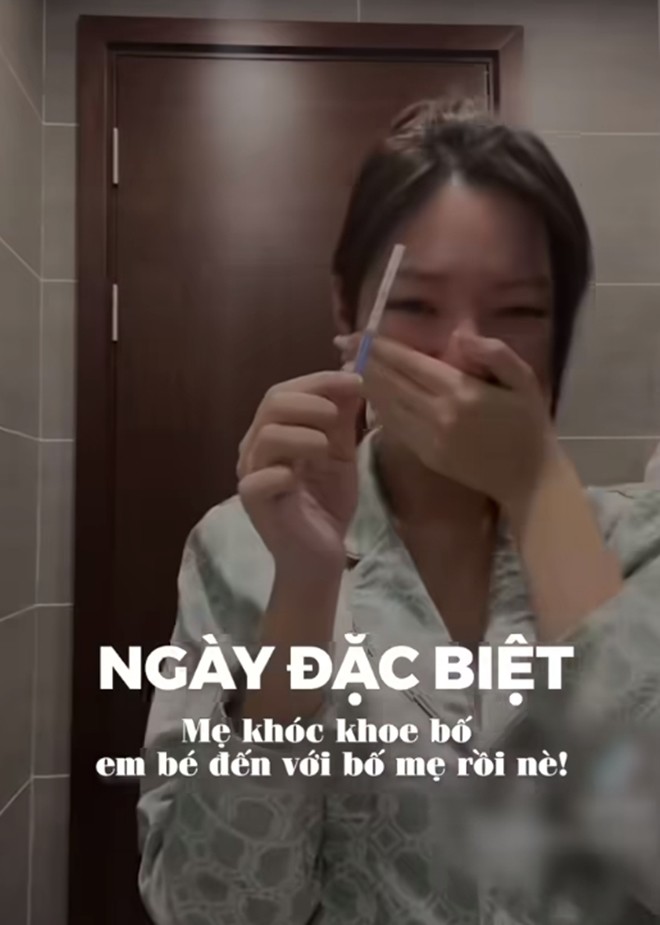 Hương Giang bật khóc khi phát hiện có thai sau 3 năm về chung nhà, cô nghẹn ngào khoe với chồng khi Mạnh Cường đang đi công tác.