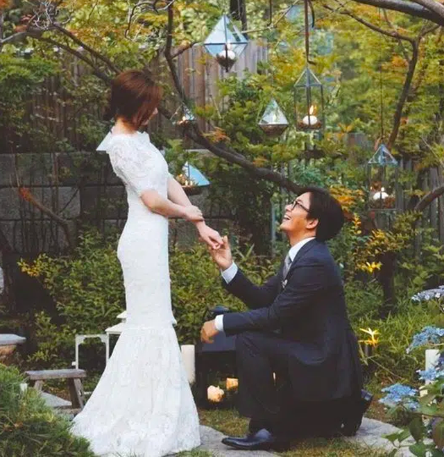 Bae Yong Joon và Park Soo Jin kết hôn vào năm 2015.