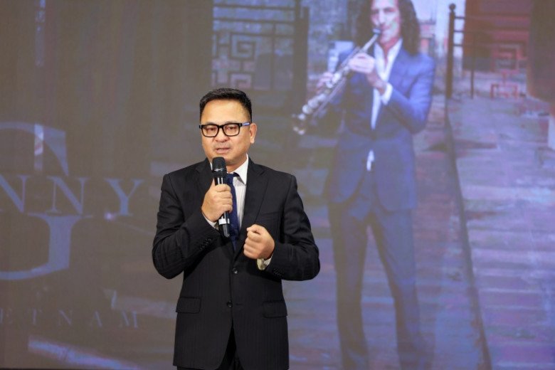 Ông Nguyễn Thuỳ Dương chia sẻ về câu chuyện thực hiện MV.