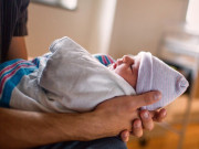 Sức khỏe - Bé sơ sinh tử vong nghi do hít dịch tiêu hóa